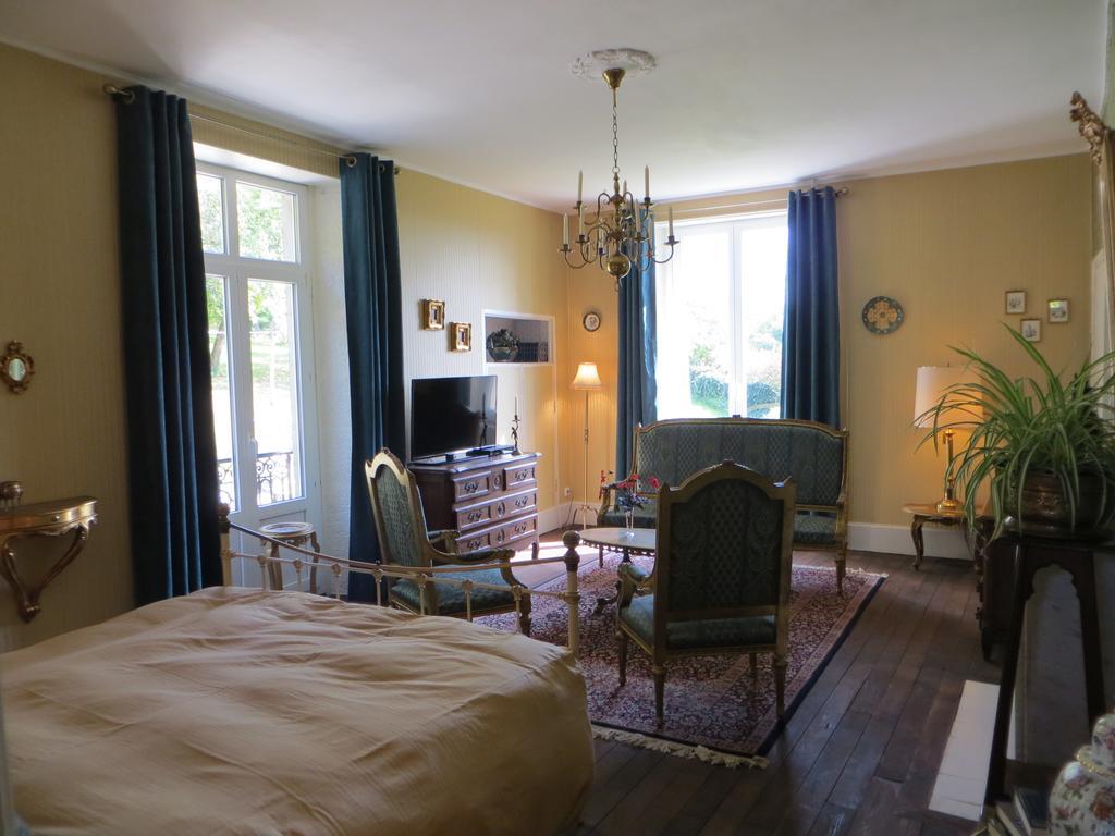 Le Bailli De Montsaugeon Quarto foto